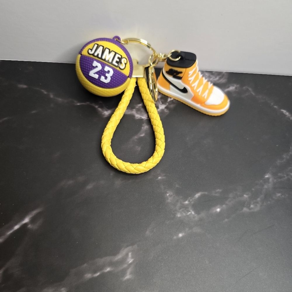 LeBron James Basketball & Shoe Keychain - Picture 2 of 3